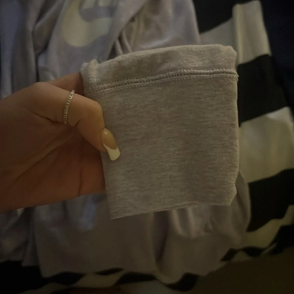 LAVENDER NIKE HOODIE - Picture 4 of 5